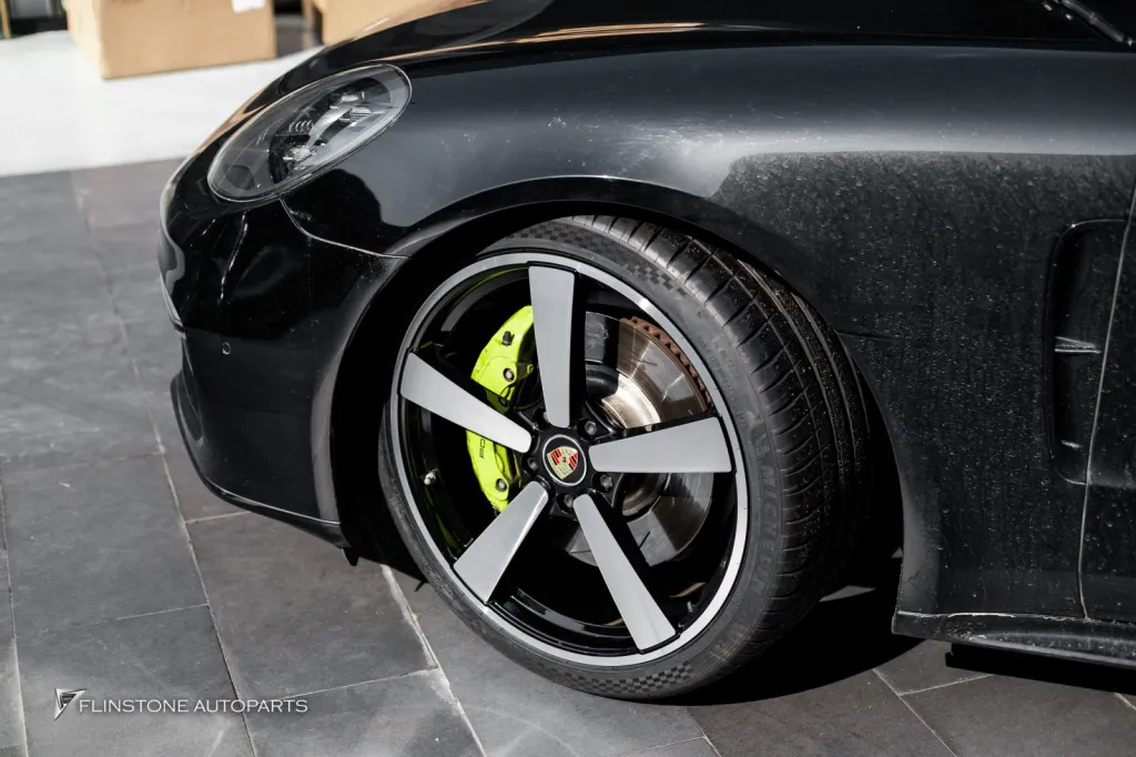 Porsche Panamera ล้อ