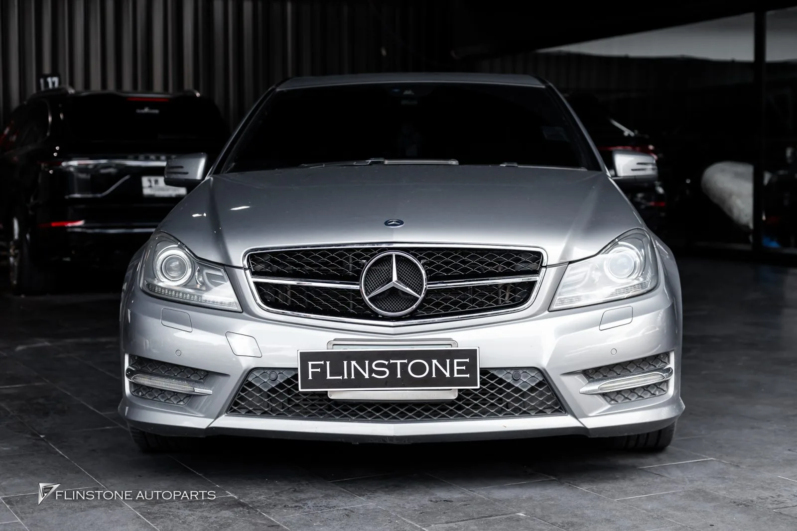 Mercedes Benz W207 กระจัง