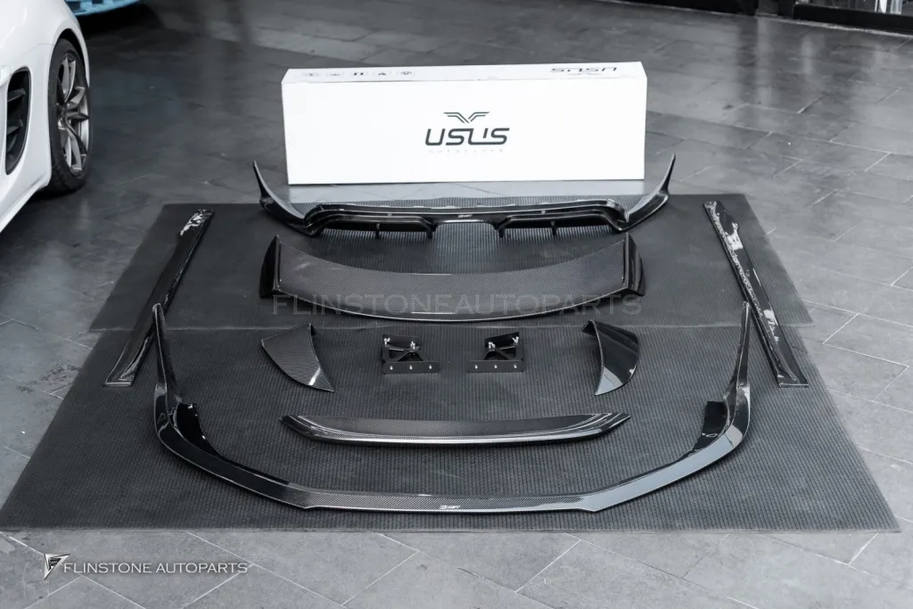 Porsche 718 Cayman Carbon Parts Kit CMST Wing GT4 V.1 Usus