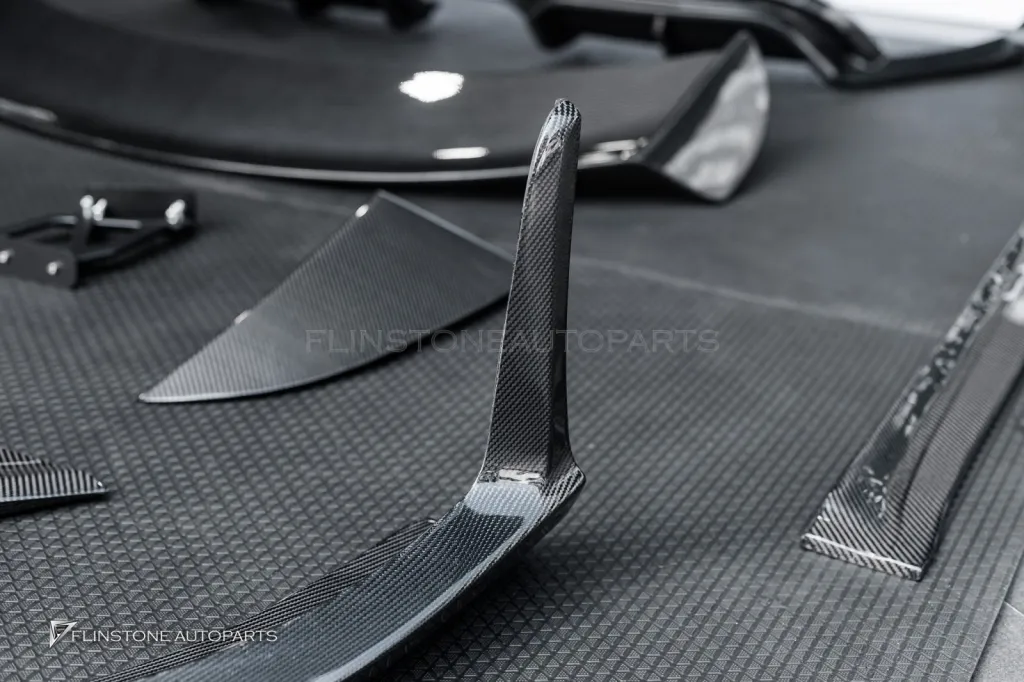 Porsche 718 Cayman Carbon Parts Kit CMST Wing GT4 V.1 Usus