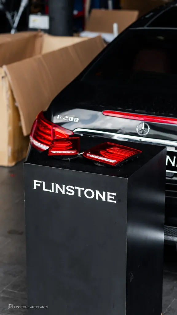 Mercedes Benz W207 ไฟท้ายคู่ใน