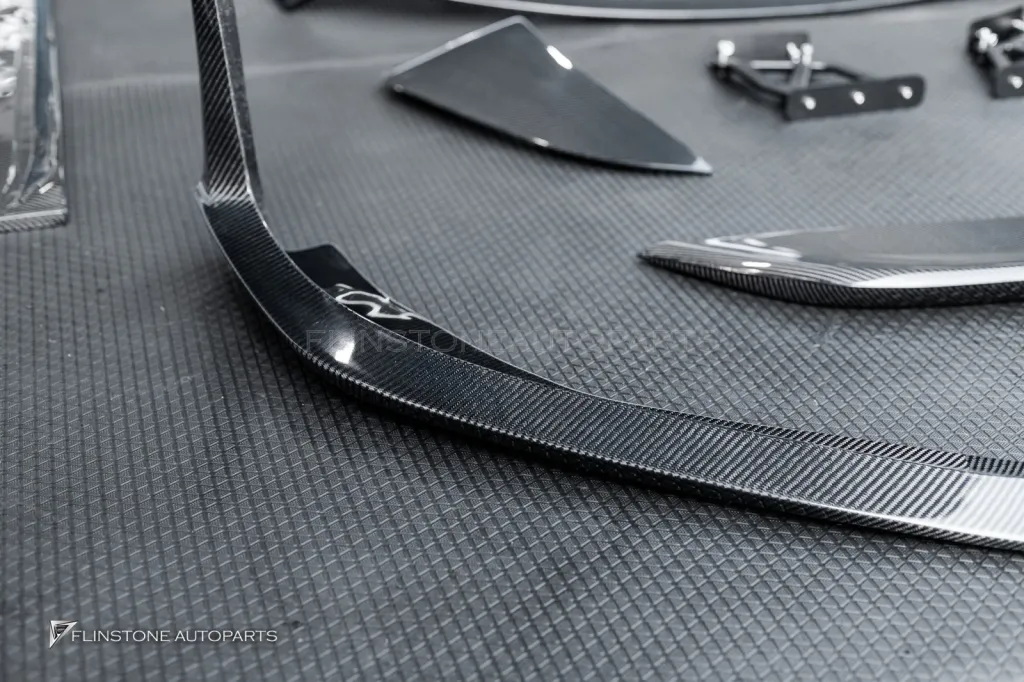 Porsche 718 Cayman Carbon Parts Kit CMST Wing GT4 V.1 Usus