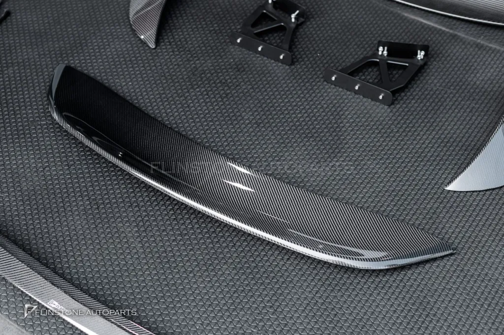 Porsche 718 Cayman Carbon Parts Kit CMST Wing GT4 V.1 Usus