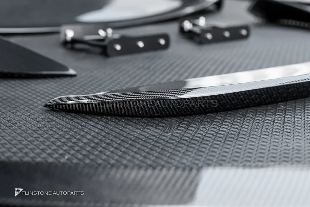 Porsche 718 Cayman Carbon Parts Kit CMST Wing GT4 V.1 Usus