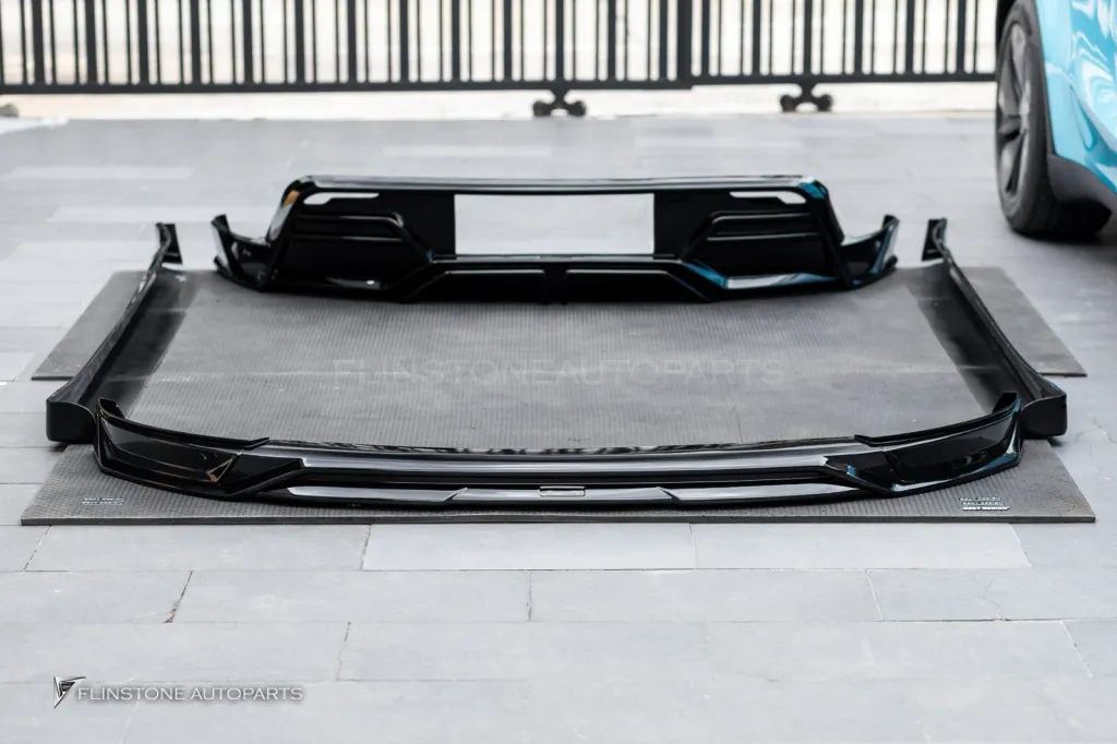 Tesla Model Y Juniper ชุดพาร์ทดำเงา BSKT Design