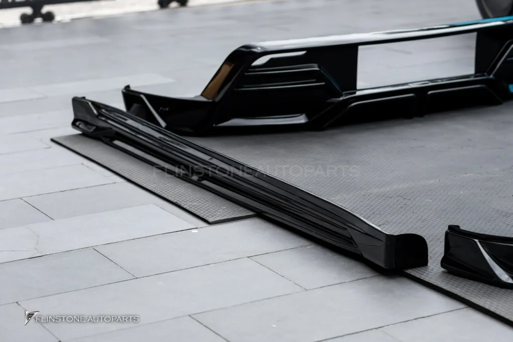 Tesla Model Y Juniper ชุดพาร์ทดำเงา BSKT Design
