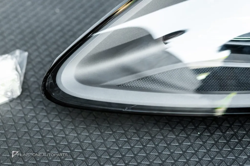 Porsche Cayenne ไฟหน้าแท้