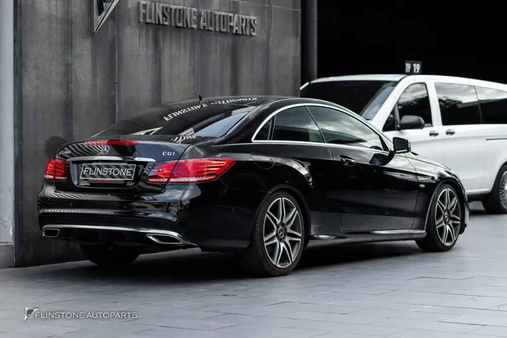 Mercedes Benz W207 ไฟท้ายคู่ใน