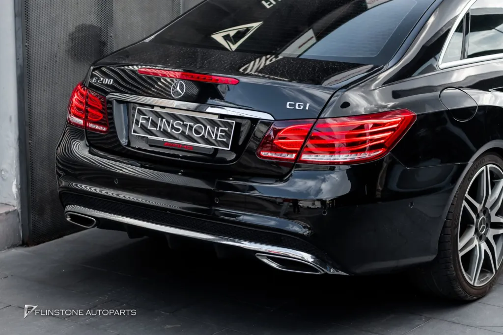 Mercedes Benz W207 ไฟท้ายคู่ใน