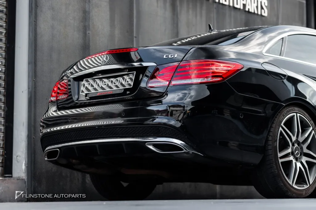 Mercedes Benz W207 ไฟท้ายคู่ใน