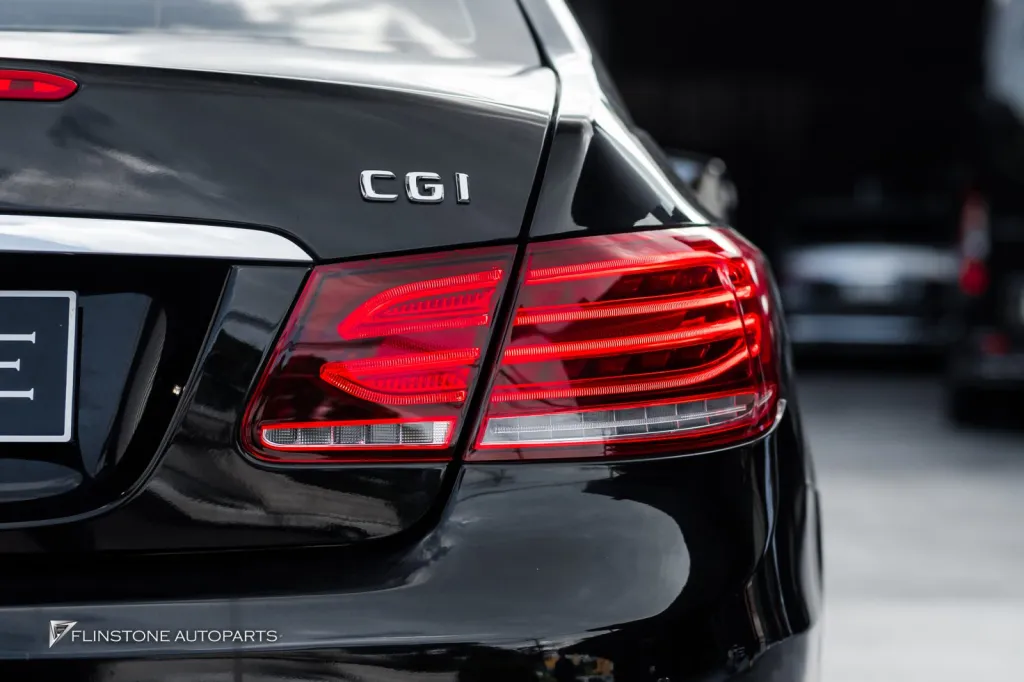 Mercedes Benz W207 ไฟท้ายคู่ใน