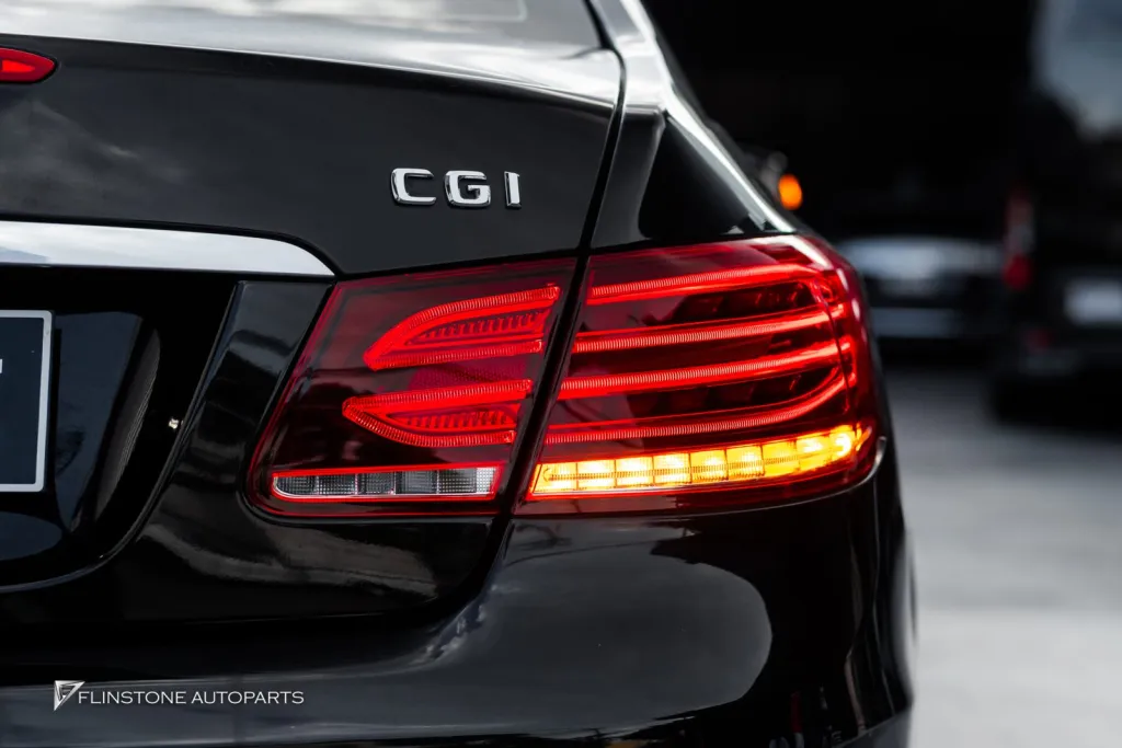 Mercedes Benz W207 ไฟท้ายคู่ใน