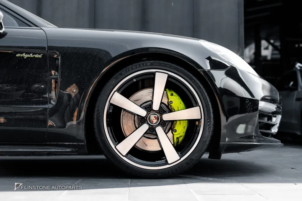 Porsche Panamera ล้อ