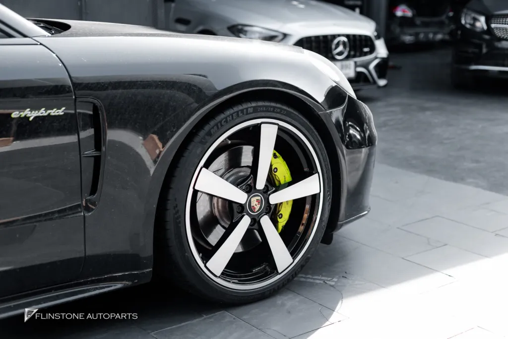 Porsche Panamera ล้อ