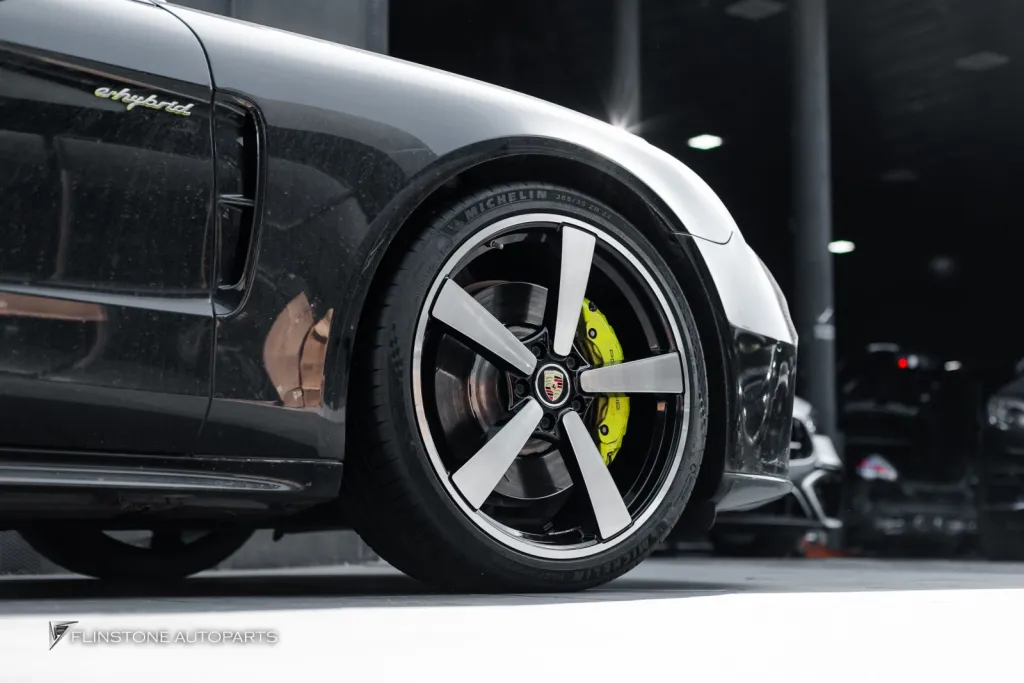 Porsche Panamera ล้อ