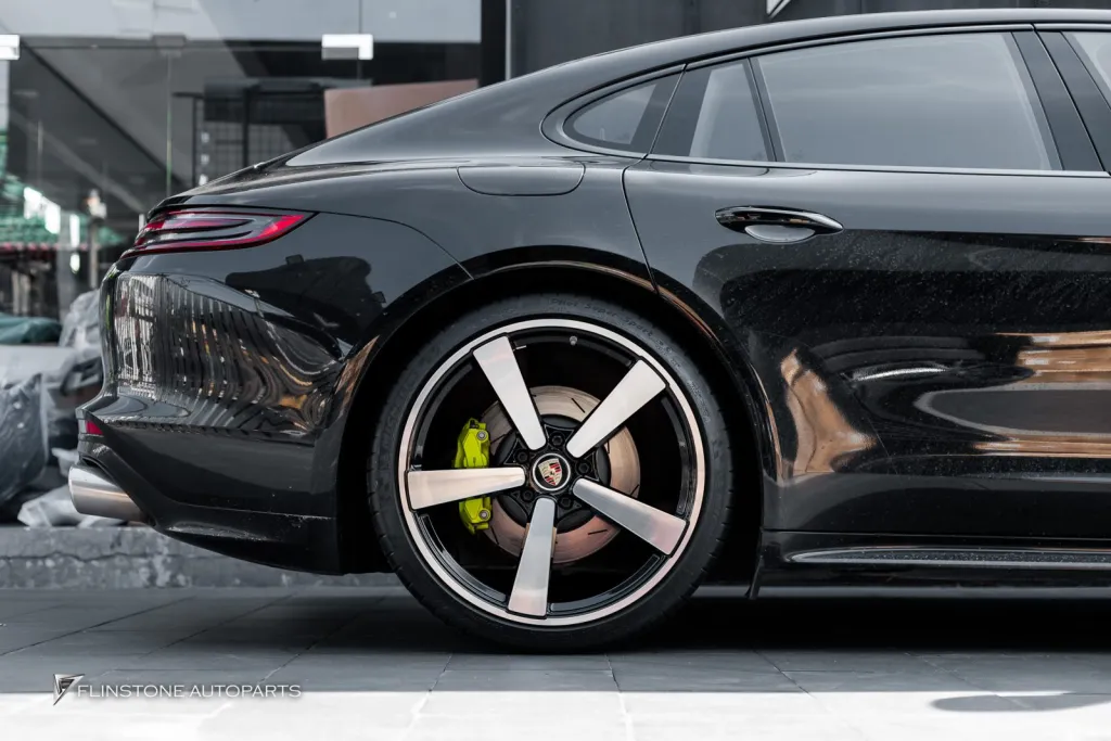 Porsche Panamera ล้อ