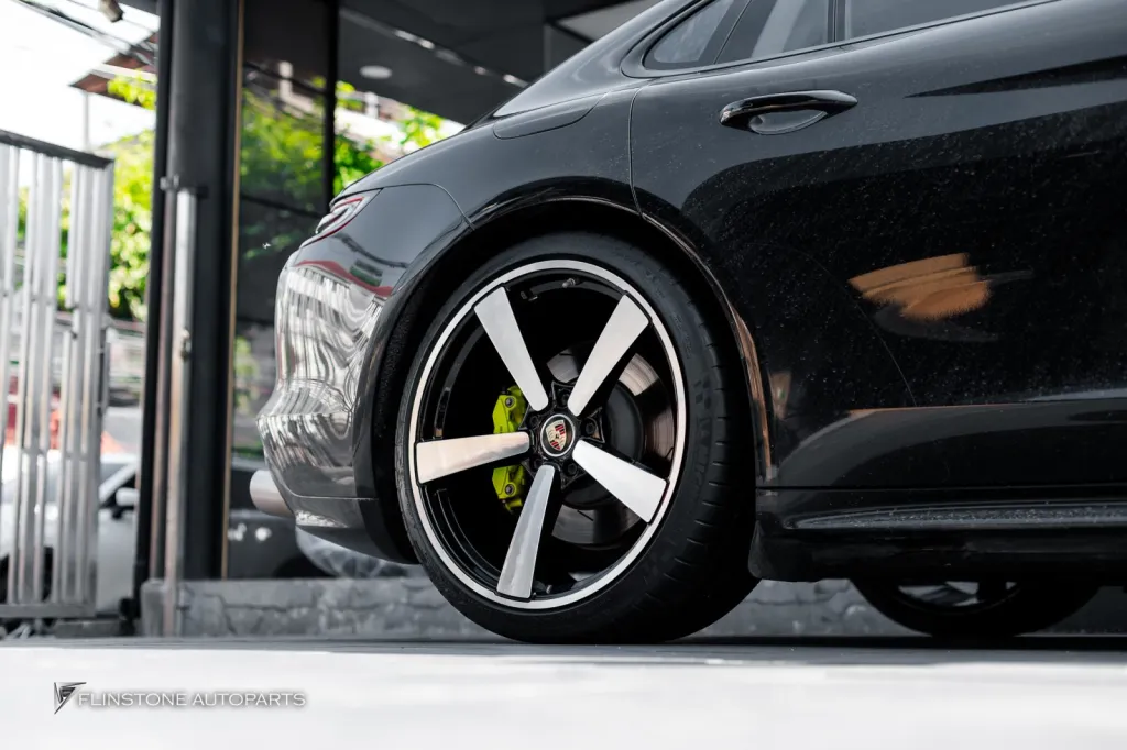 Porsche Panamera ล้อ