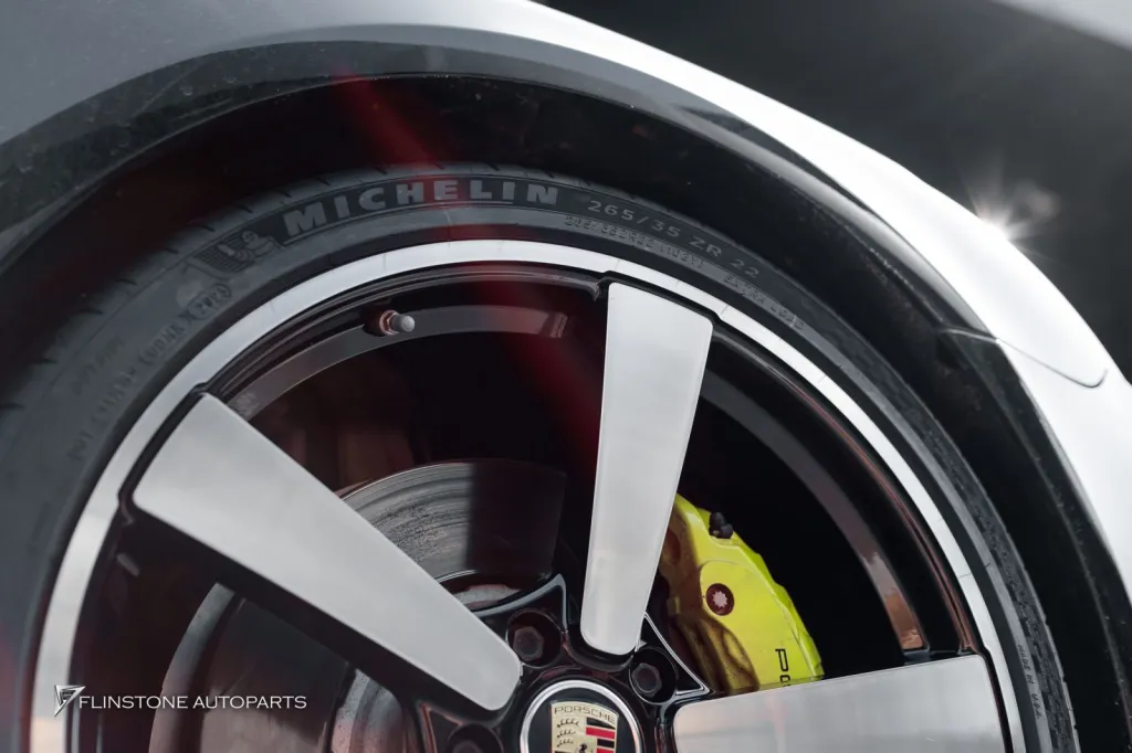 Porsche Panamera ล้อ