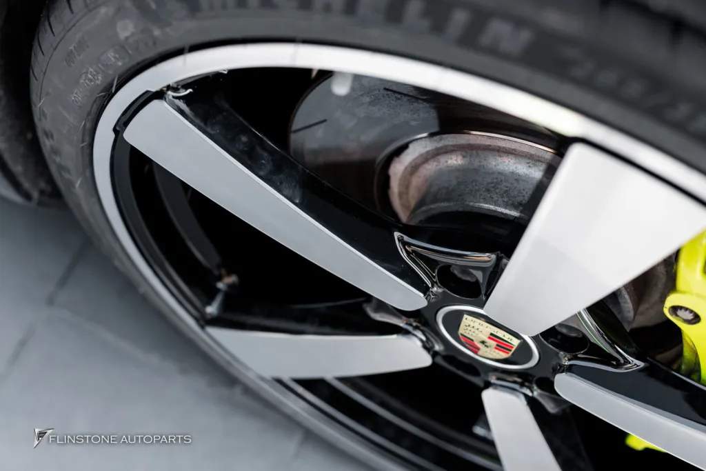 Porsche Panamera ล้อ
