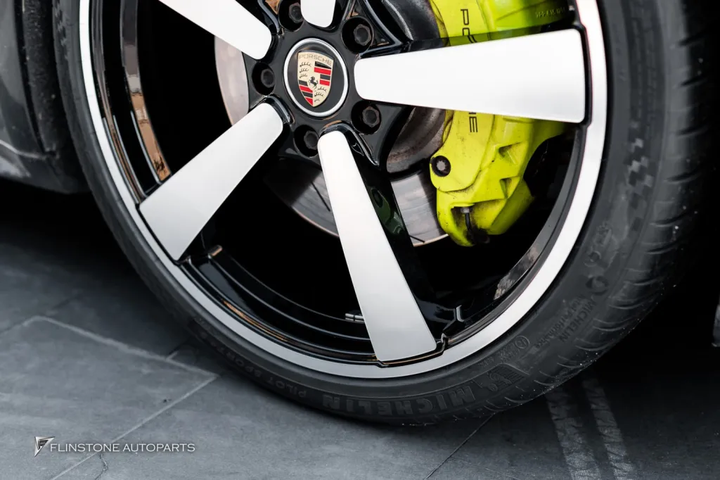 Porsche Panamera ล้อ