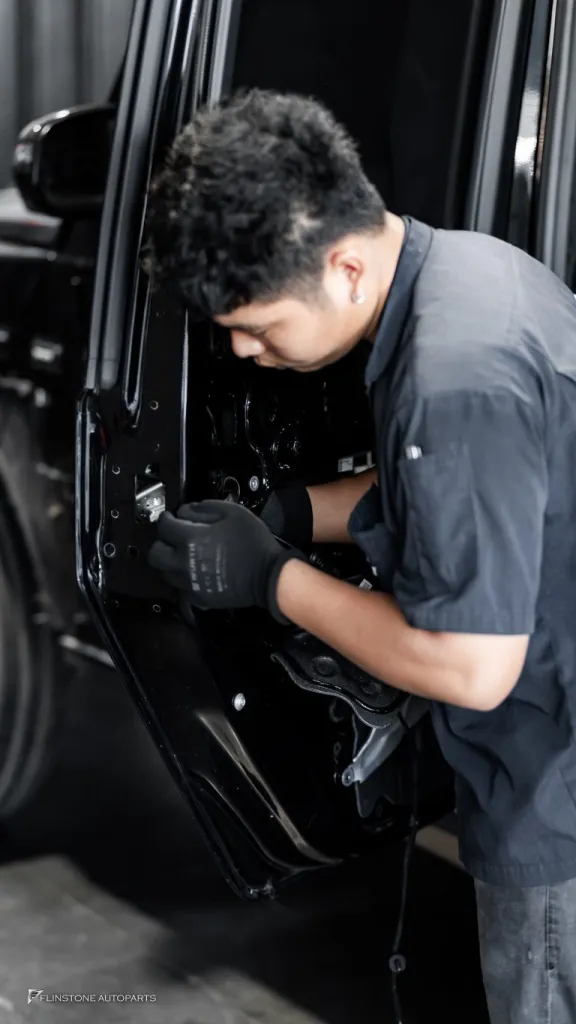 Mercedes Benz Gclass ลาว  Keyless Soft close Drive unit