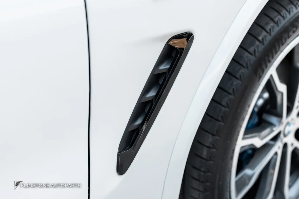 BMW X4 พาร์ทดำเงา ประตูดูด โลโก้