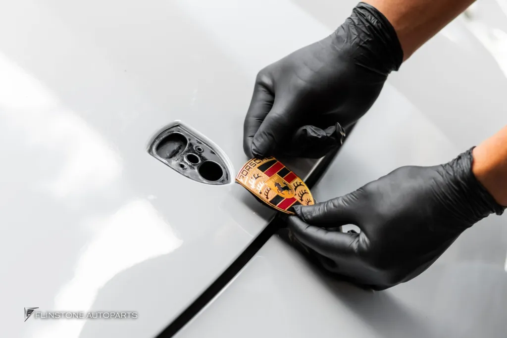 Porsche panamera โลโก้ Porsche ฝากระโปรง