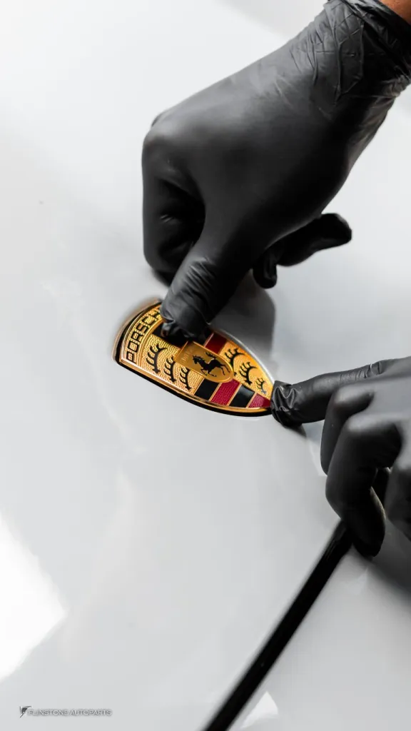Porsche panamera โลโก้ Porsche ฝากระโปรง
