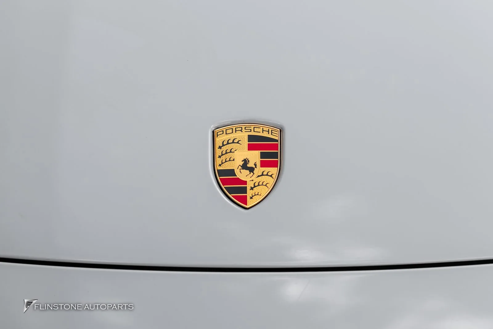 Porsche panamera โลโก้ Porsche ฝากระโปรง
