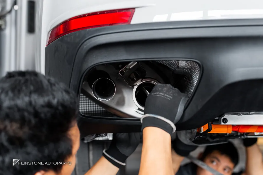 Porsche Panamera 976 ท่อ Akrapovic