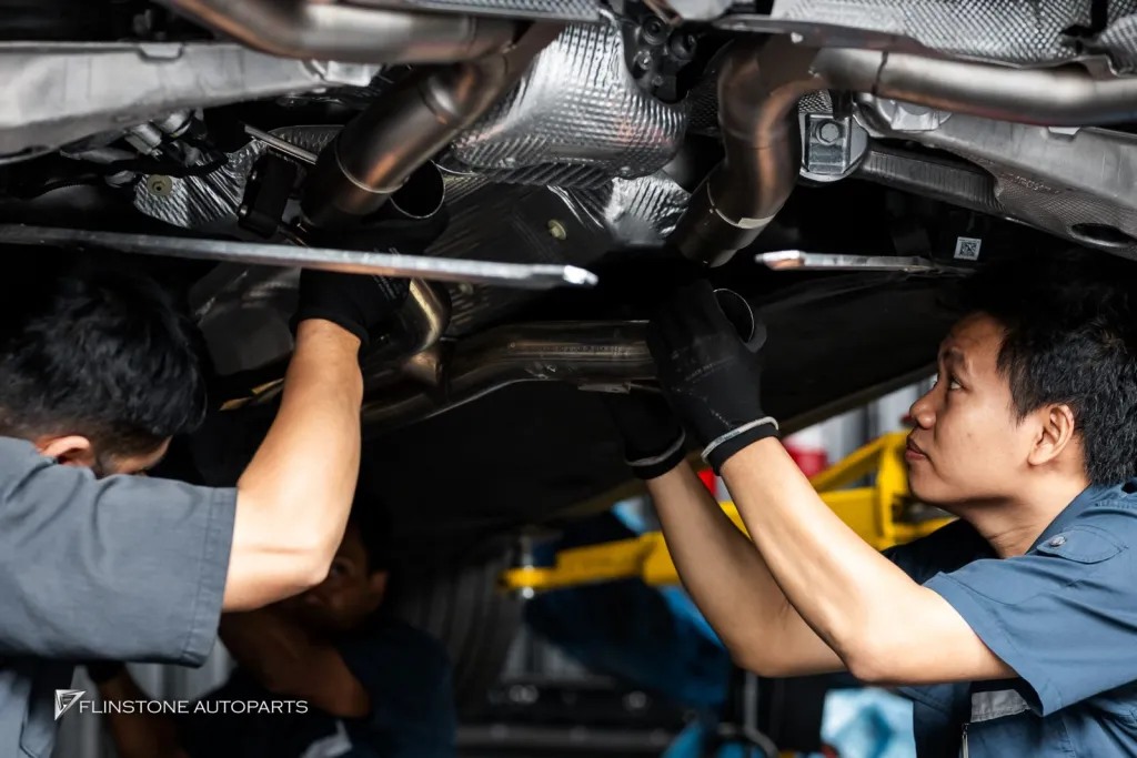 Porsche Panamera 976 ท่อ Akrapovic