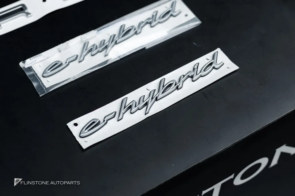 Porsche Cayenne โลโก้เงิน