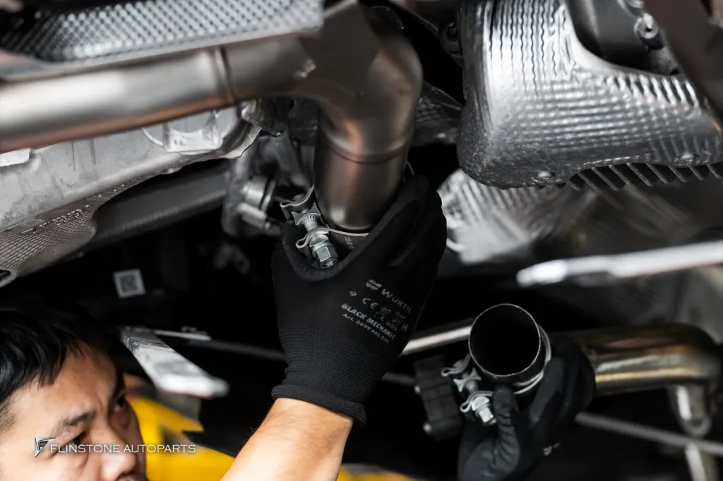 Porsche Panamera 976 ท่อ Akrapovic