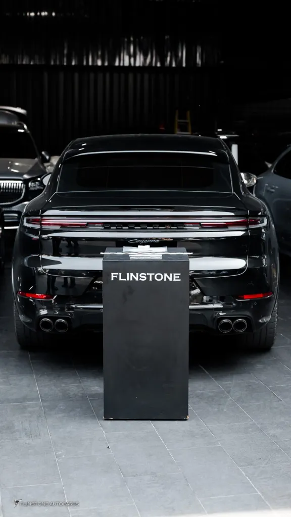 Porsche Cayenne โลโก้เงิน