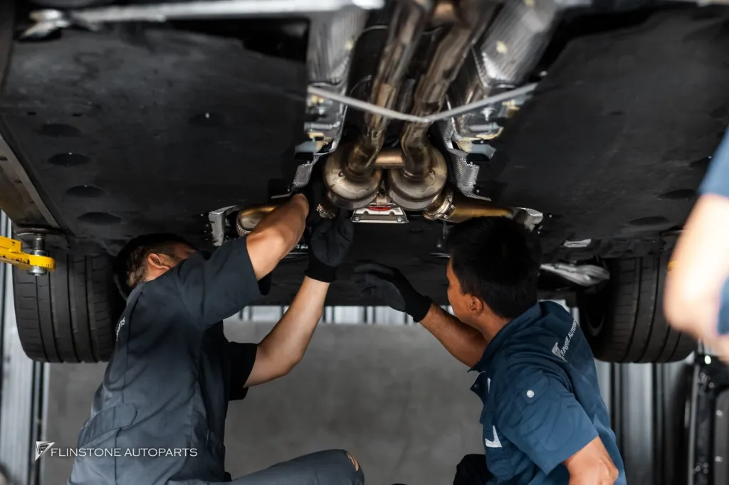 Porsche Panamera 976 ท่อ Akrapovic