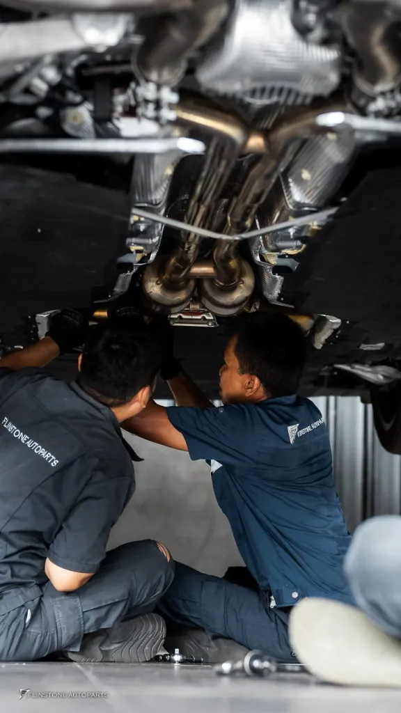 Porsche Panamera 976 ท่อ Akrapovic