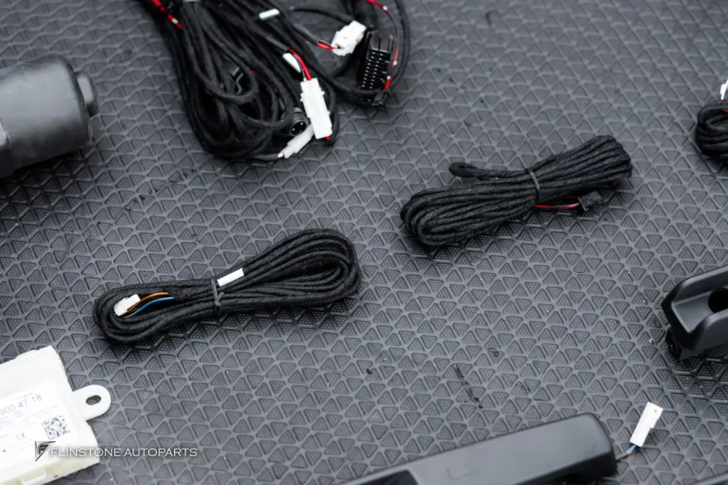 Mercedes Benz Gclass บันไดไฟฟ้า Keyless