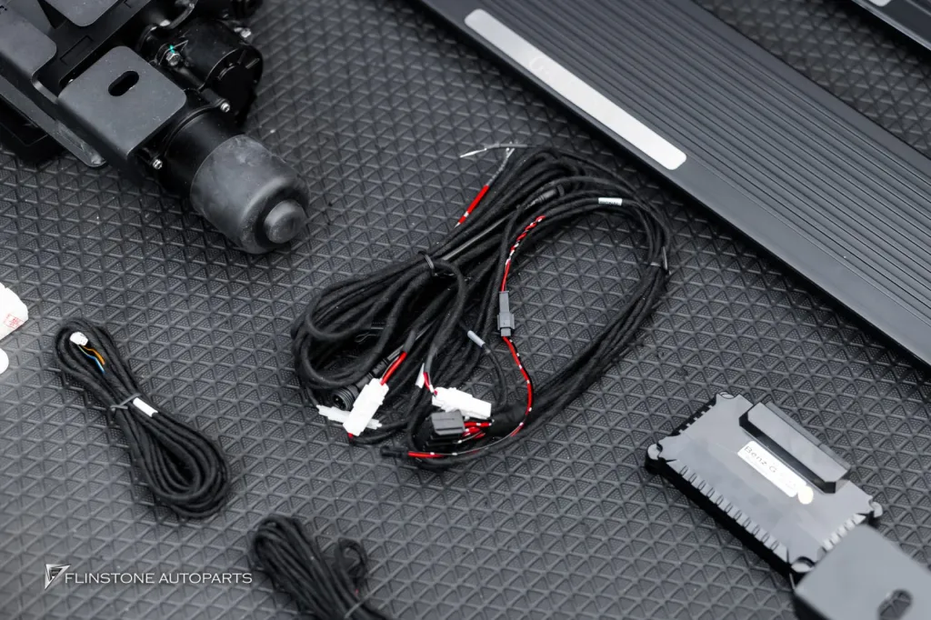 Mercedes Benz Gclass บันไดไฟฟ้า Keyless