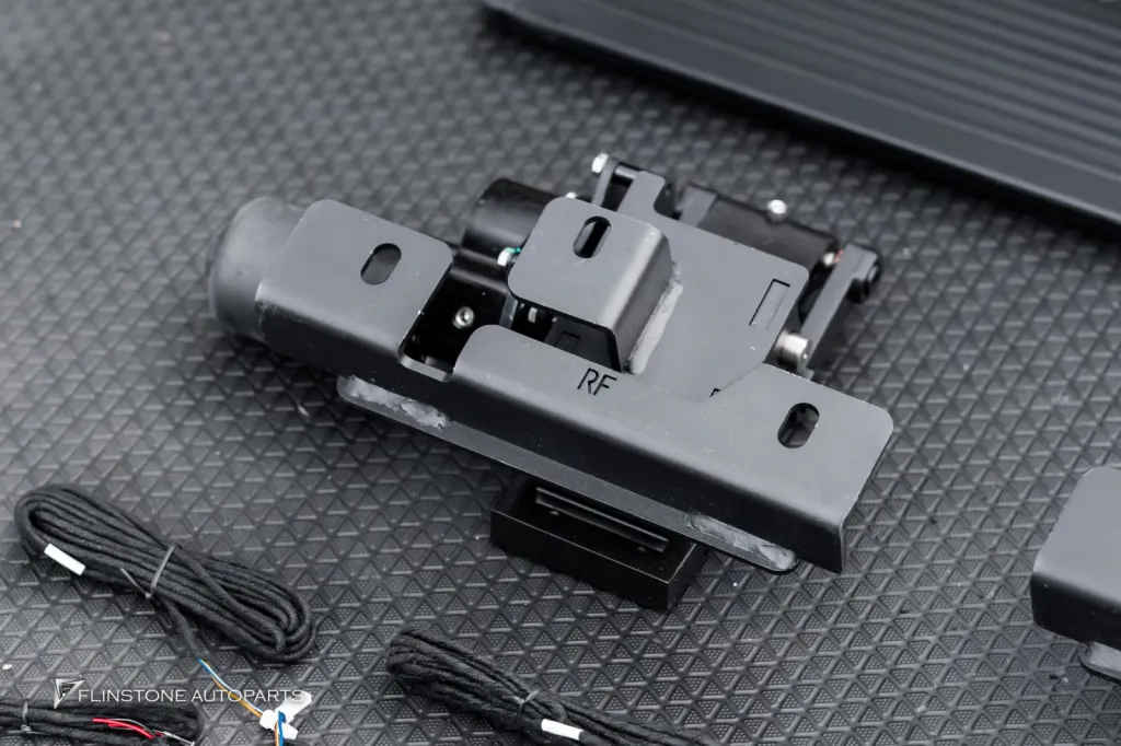 Mercedes Benz Gclass บันไดไฟฟ้า Keyless