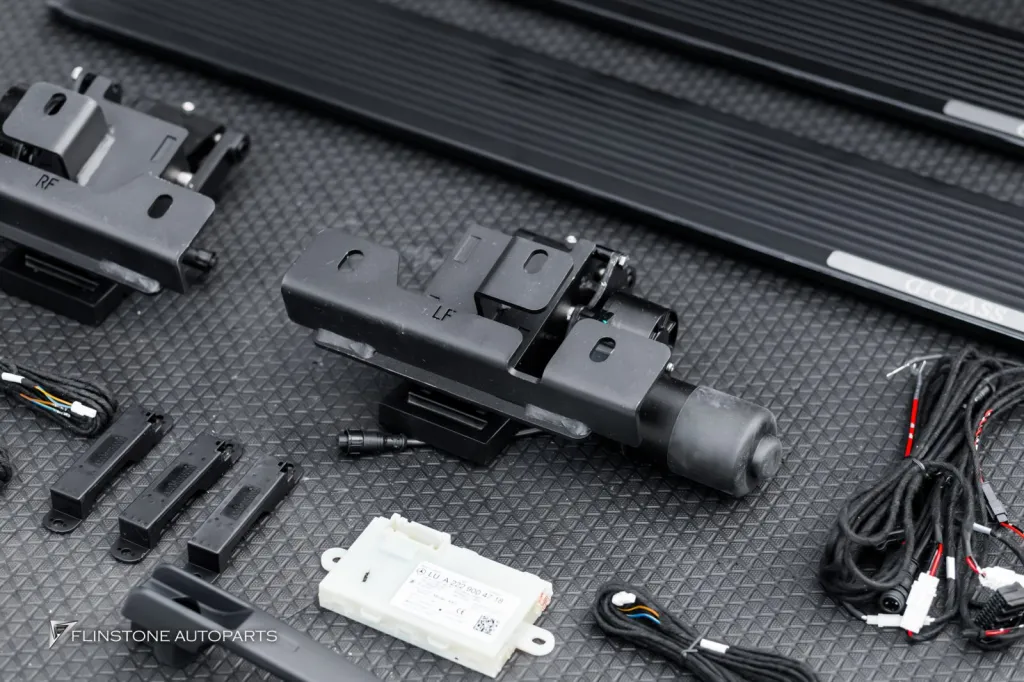 Mercedes Benz Gclass บันไดไฟฟ้า Keyless