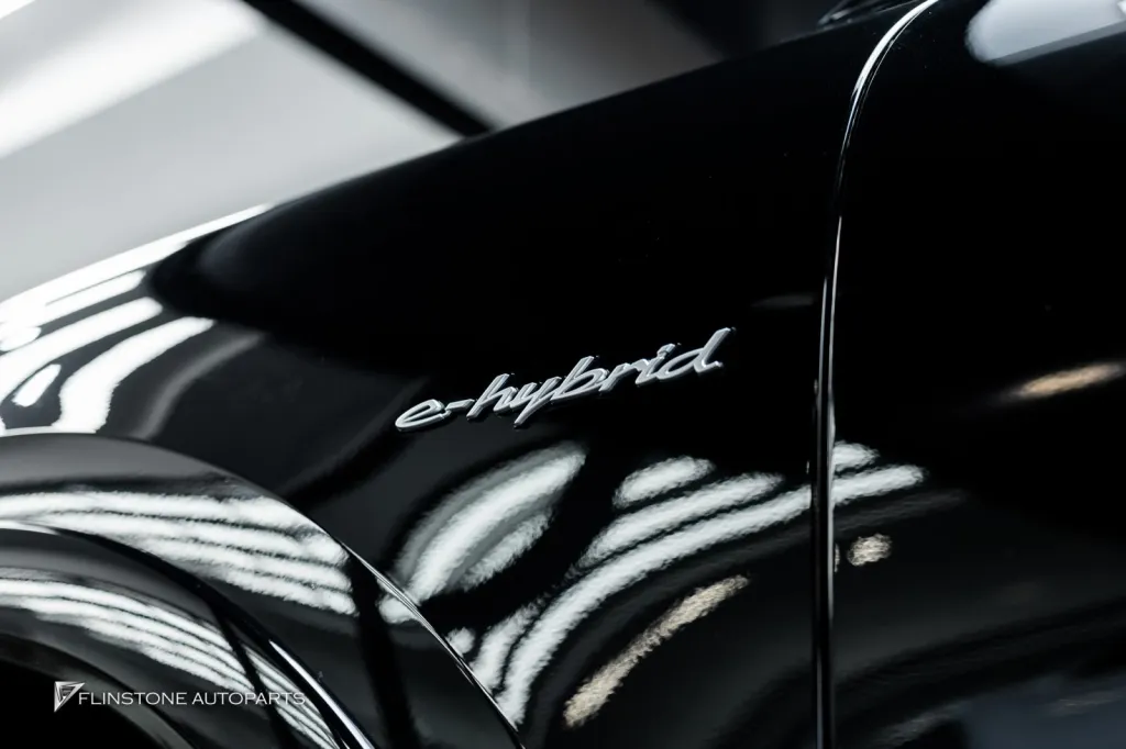 Porsche Cayenne โลโก้เงิน