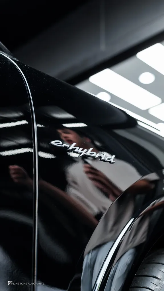 Porsche Cayenne โลโก้เงิน