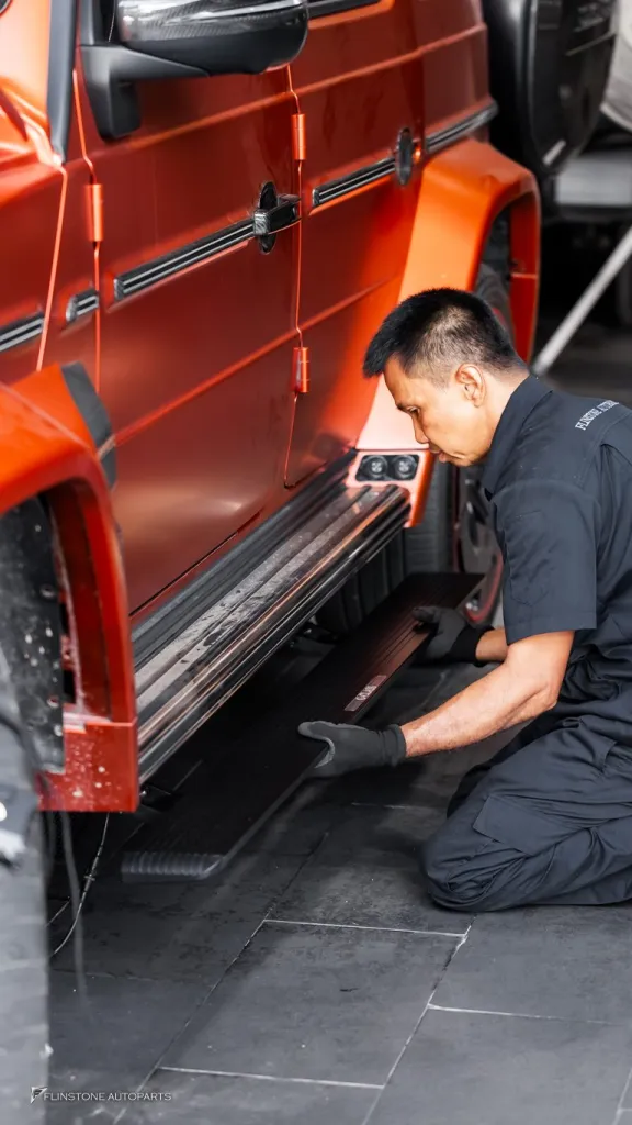 Mercedes Benz Gclass บันไดไฟฟ้า Keyless
