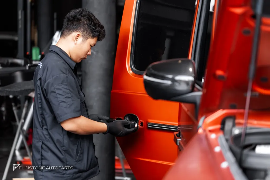 Mercedes Benz Gclass บันไดไฟฟ้า Keyless