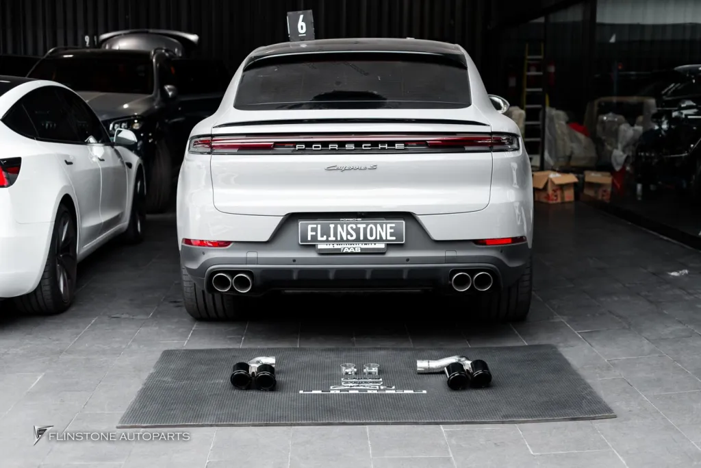 Porsche Cayenne โลโก้ดำ ปลายท่อ