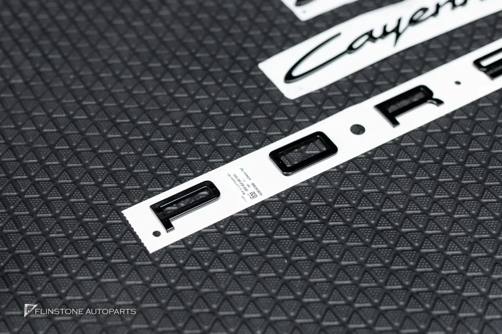 Porsche Cayenne โลโก้ดำ ปลายท่อ