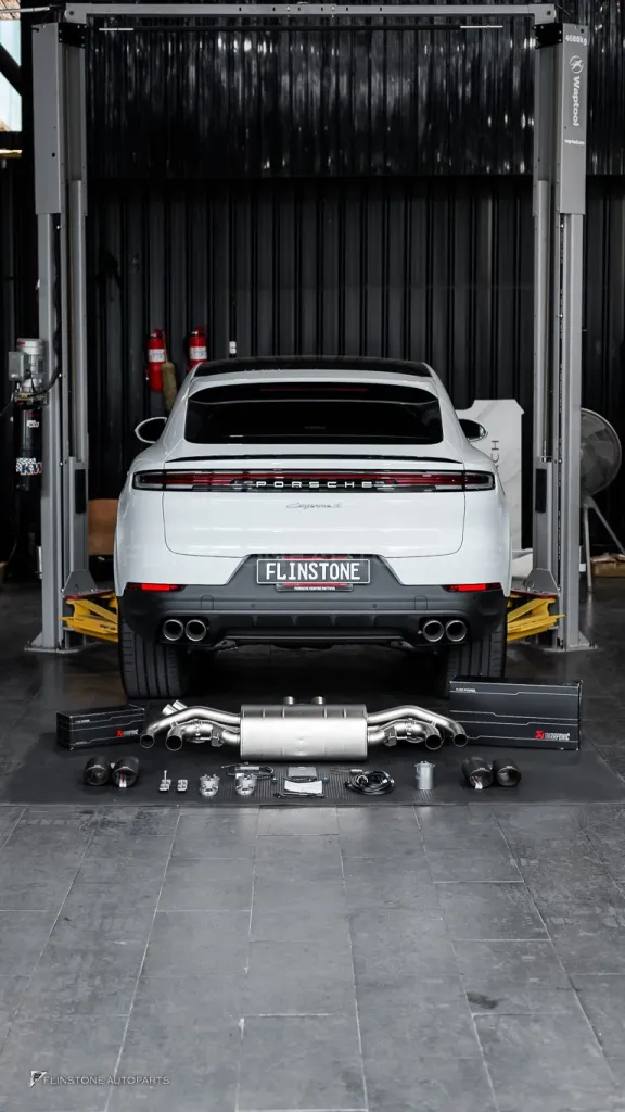 Porsche Cayenne 排气管 Akrapovic