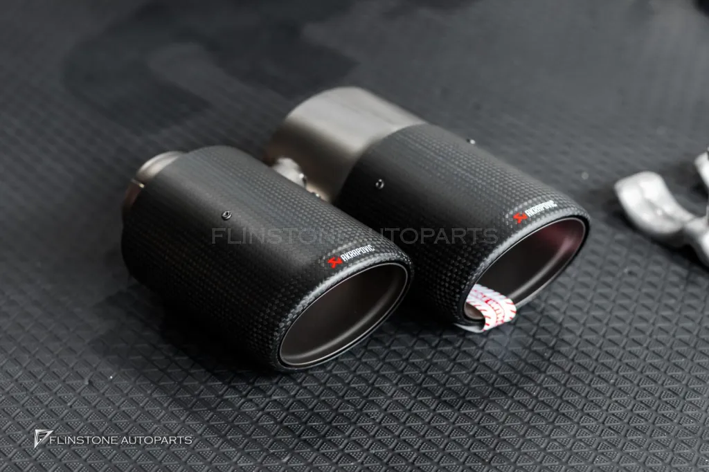 Porsche Cayenne 排气管 Akrapovic