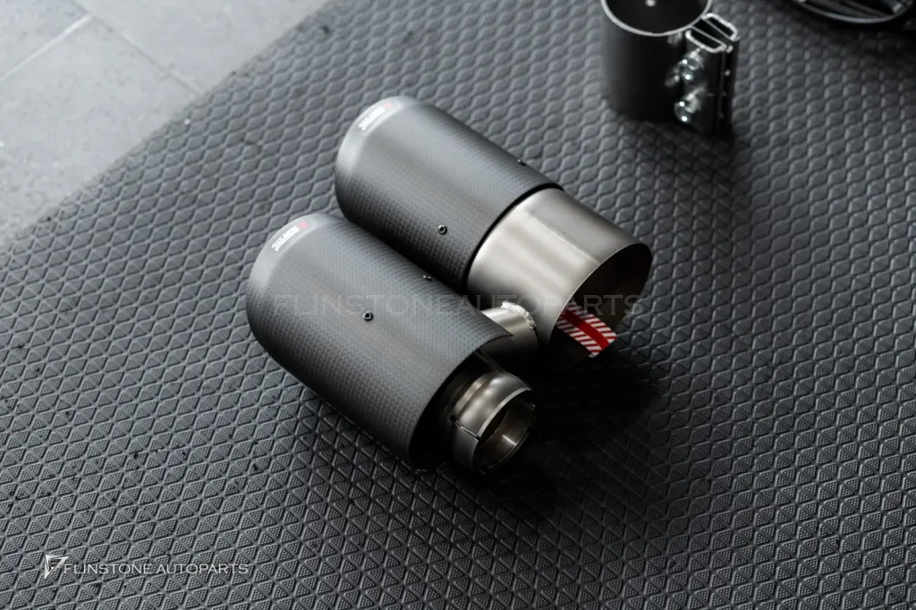 Porsche Cayenne 排气管 Akrapovic