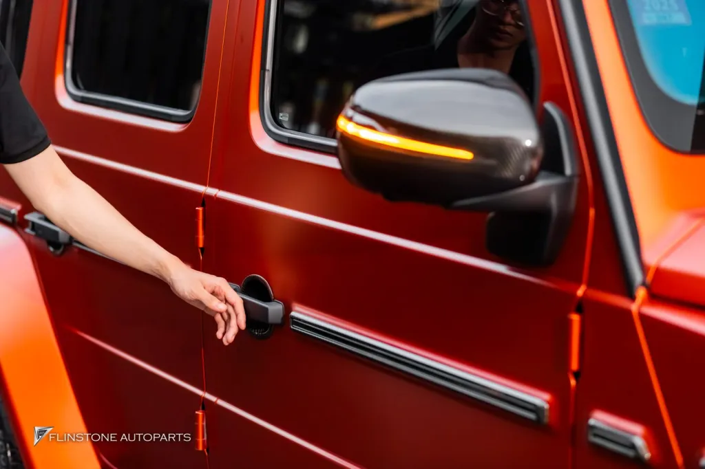 Mercedes Benz Gclass บันไดไฟฟ้า Keyless
